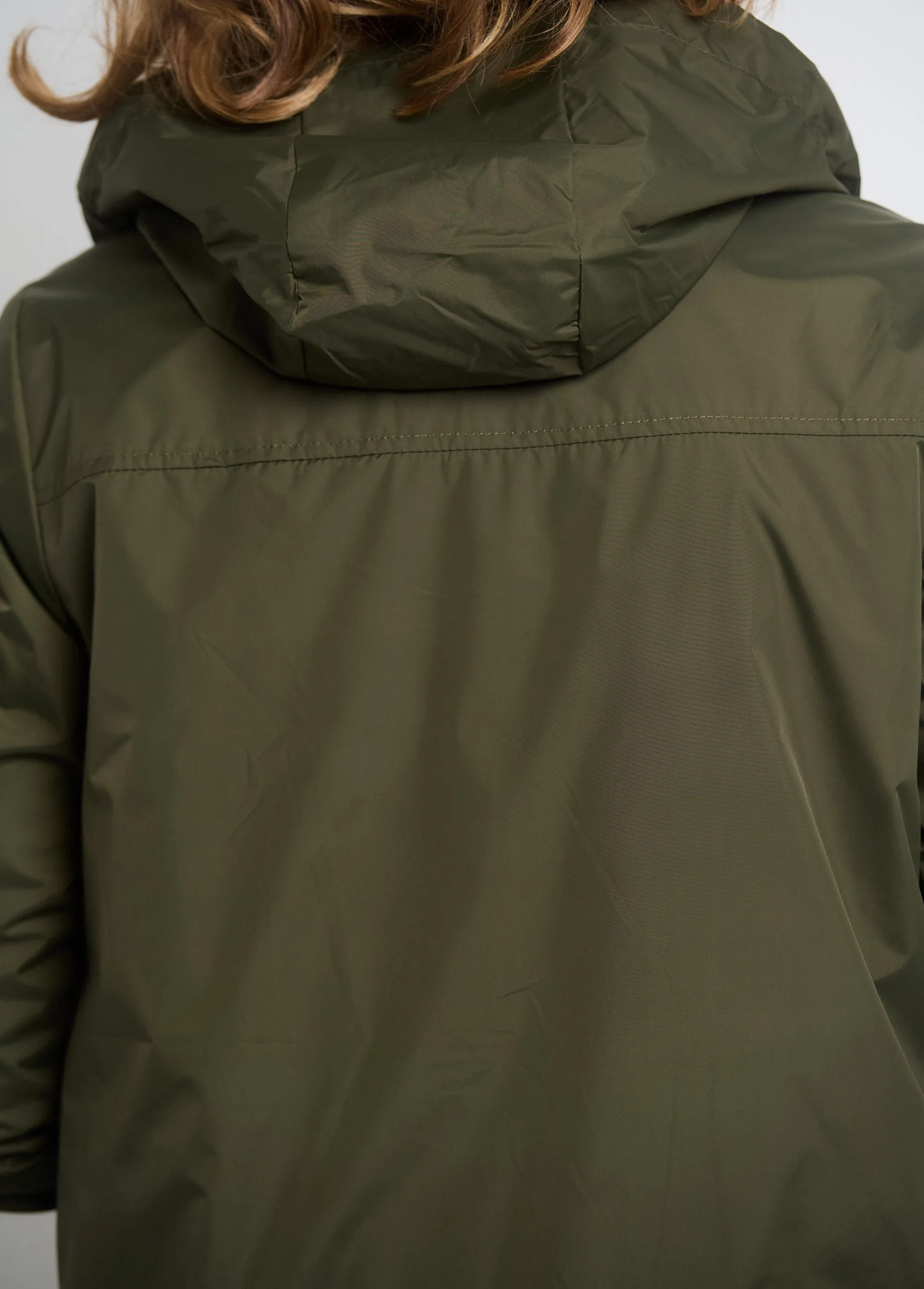 Water-repellent windbreaker with hood