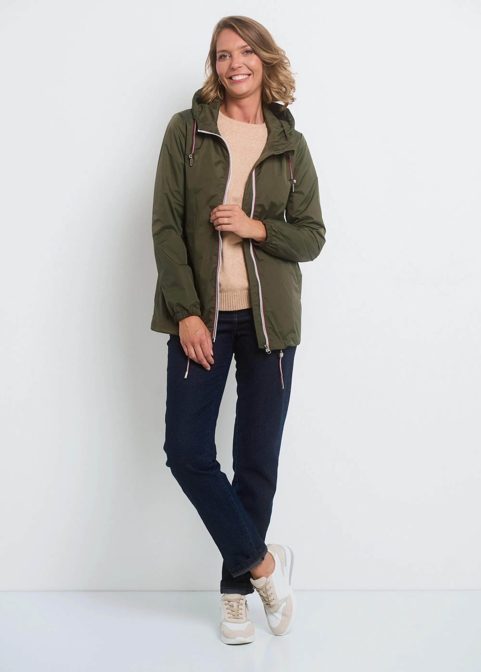 Water-repellent windbreaker with hood