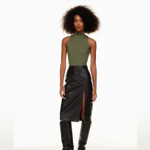 WILDRED Aritzia Patio Midi Skirt